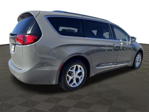 2020 Chrysler Pacifica Touring-L Plus