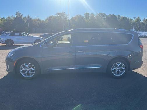 2020 Chrysler Pacifica Touring-L Plus