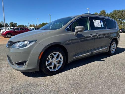 2020 Chrysler Pacifica Touring-L Plus