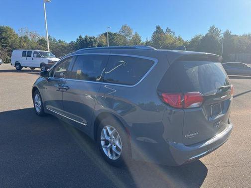 2020 Chrysler Pacifica Touring-L Plus