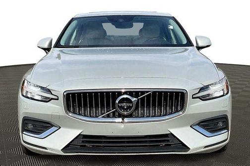 2022 Volvo S60 B5 Inscription