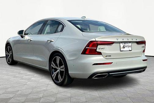 2022 Volvo S60 B5 Inscription