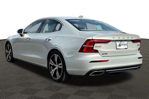 2022 Volvo S60 B5 Inscription