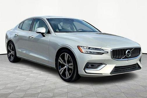 2022 Volvo S60 B5 Inscription