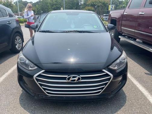 2018 Hyundai ELANTRA SE