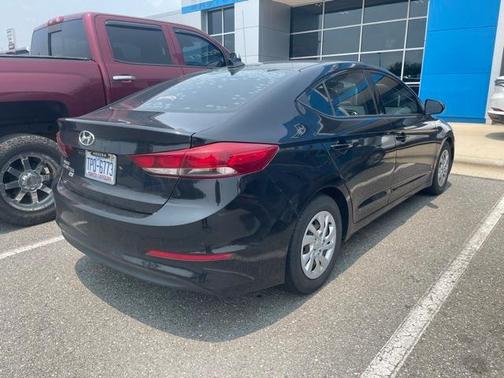 2018 Hyundai ELANTRA SE
