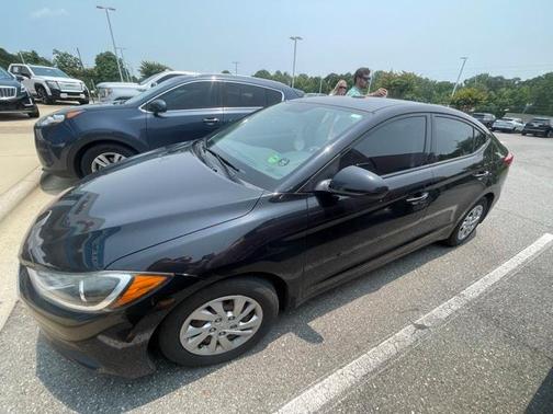 2018 Hyundai ELANTRA SE
