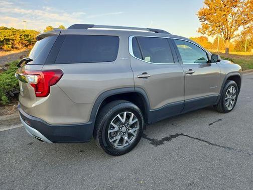 2022 GMC Acadia SLE