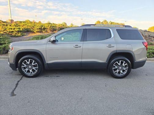 2022 GMC Acadia SLE