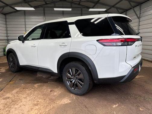 2022 Nissan Pathfinder S