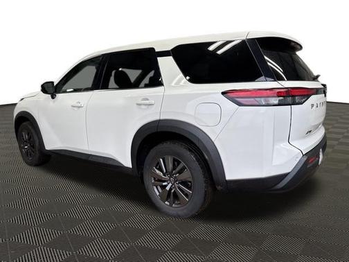 2022 Nissan Pathfinder S