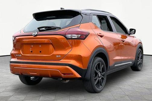 2021 Nissan Kicks SR