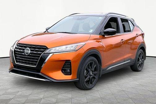 2021 Nissan Kicks SR