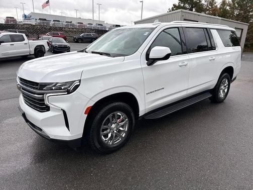 2024 Chevrolet Suburban LT