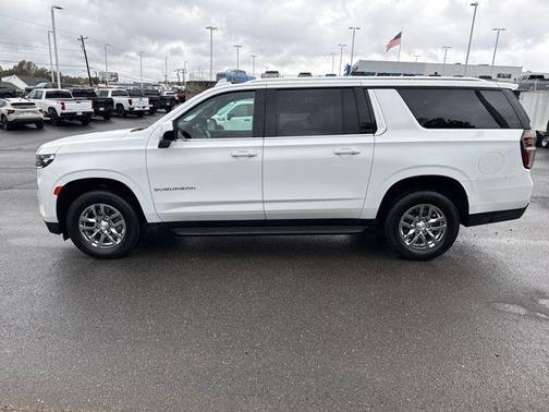 2024 Chevrolet Suburban LT
