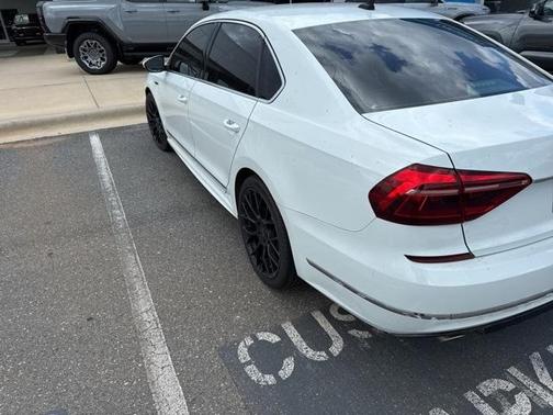 2017 Volkswagen Passat 1.8T R-Line