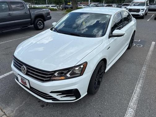 2017 Volkswagen Passat 1.8T R-Line