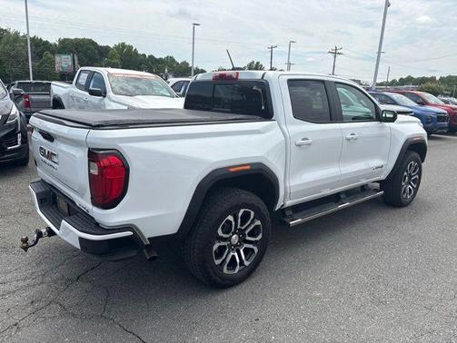 Summit White 2024 GMC Canyon AT4