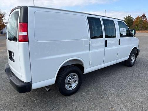 2025 Chevrolet Express 2500 Work Van