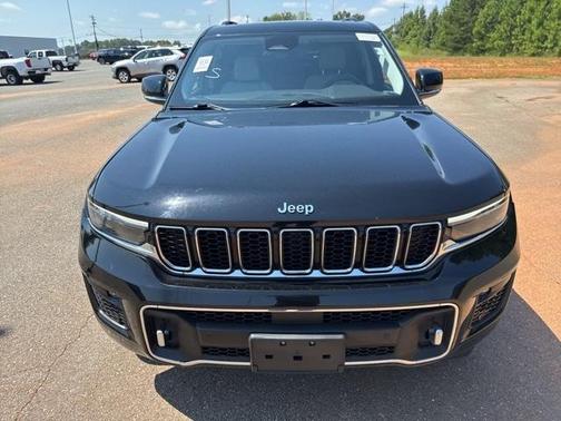 2022 Jeep Grand Cherokee Overland