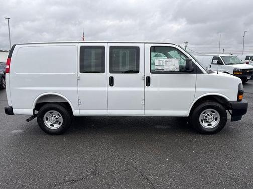 2025 Chevrolet Express 2500 Work Van