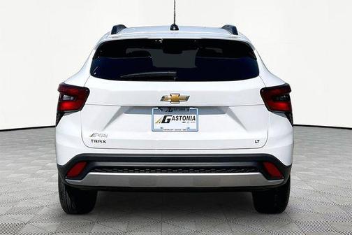 Summit White 2026 Chevrolet Trax LT