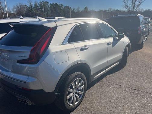 2022 Cadillac XT4 Premium Luxury