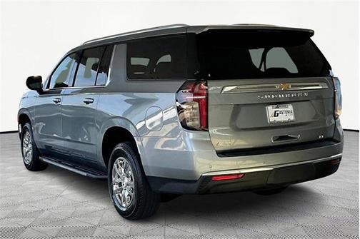 2023 Chevrolet Suburban LT