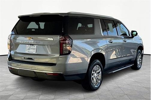 2023 Chevrolet Suburban LT