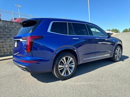 2025 Cadillac XT6 Premium Luxury FWD