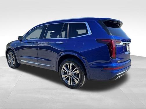 2025 Cadillac XT6 Premium Luxury FWD