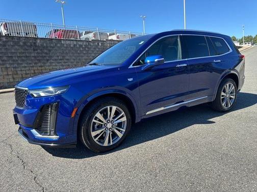 2025 Cadillac XT6 Premium Luxury FWD