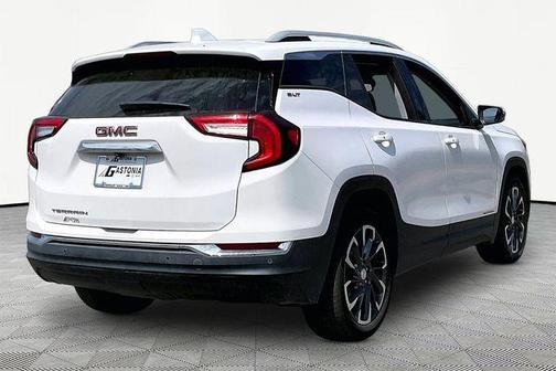 Summit White 2022 GMC Terrain SLT