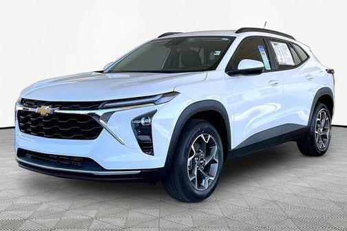 Summit White 2025 Chevrolet Trax LT