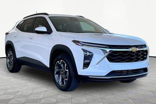Summit White 2025 Chevrolet Trax LT