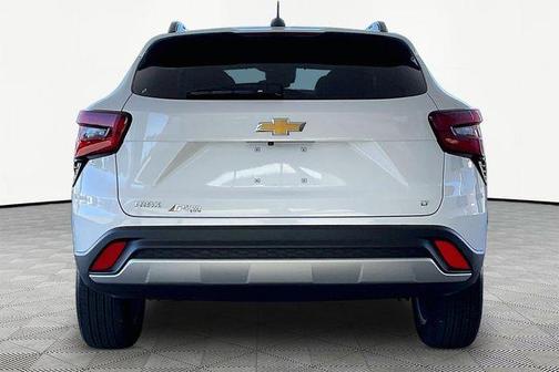 Summit White 2025 Chevrolet Trax LT