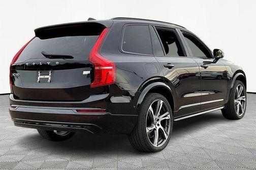 2022 Volvo XC90 Recharge Plug-In Hybrid T8 R-Design 7 Passenger