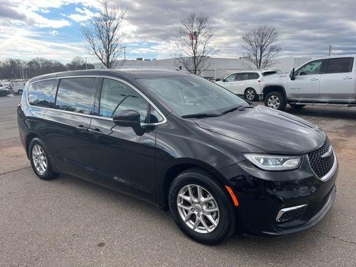 2024 Chrysler Pacifica Touring-L