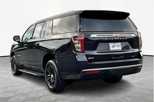 2023 Chevrolet Suburban LT