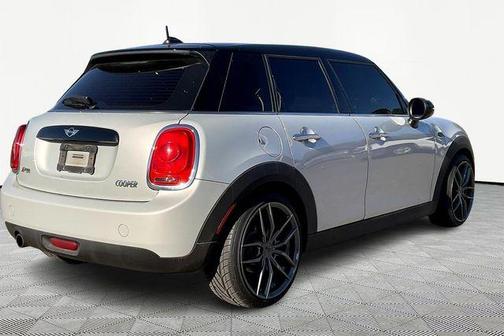 2017 MINI Hardtop Cooper