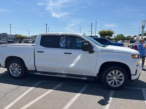 Summit White 2020 Chevrolet Silverado 1500 Custom