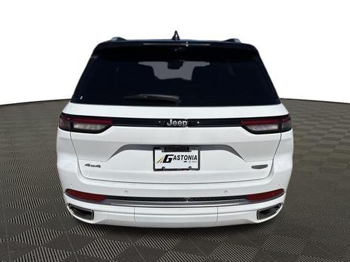 2023 Jeep Grand Cherokee Summit