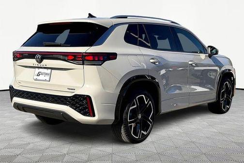 2025 Volkswagen Tiguan 2.0T SEL R-Line