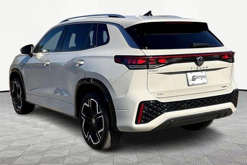 2025 Volkswagen Tiguan 2.0T SEL R-Line