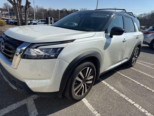 2024 Nissan Pathfinder Platinum
