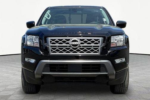 Black 2024 Nissan Frontier SV