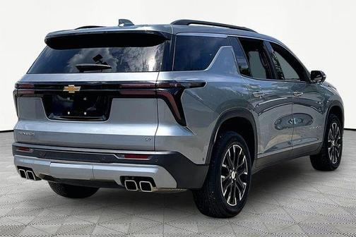 Sterling Gray Metallic 2024 Chevrolet Traverse LT