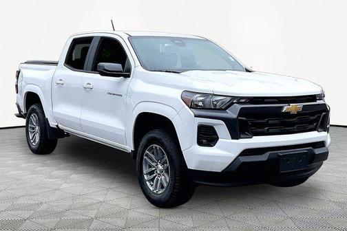 Summit White 2024 Chevrolet Colorado LT
