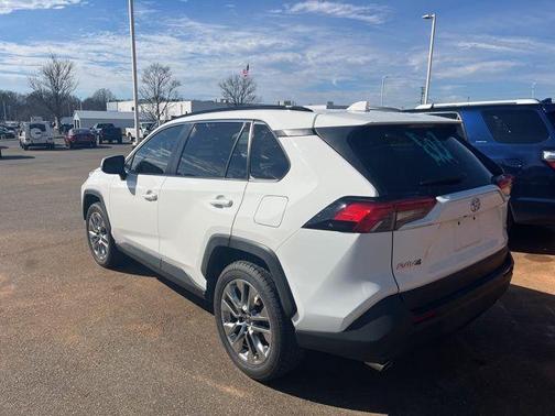 2020 Toyota RAV4 XLE Premium