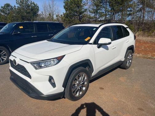 2020 Toyota RAV4 XLE Premium